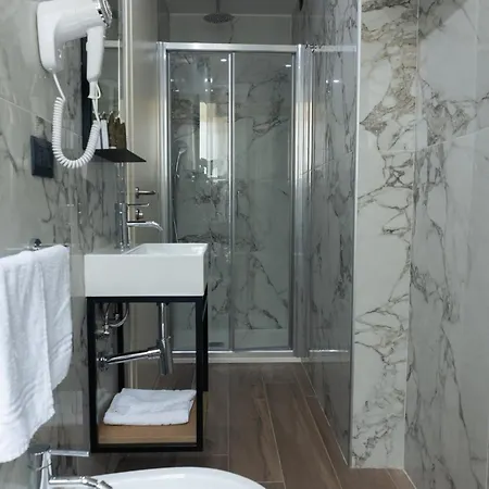 Jr Hermes 3* Florence